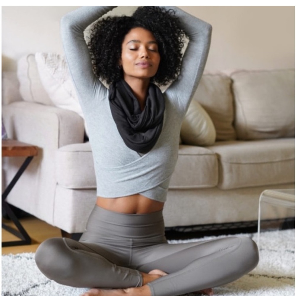 Beyond Yoga Hidden Zipper Cell Phone Pocket Infinity Scarf in Black Jersey Knit - Picture 4 of 11